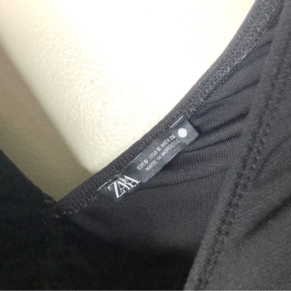 < Zara Black Long Sleeve Ruched Crop Top > - Picture 3 of 5